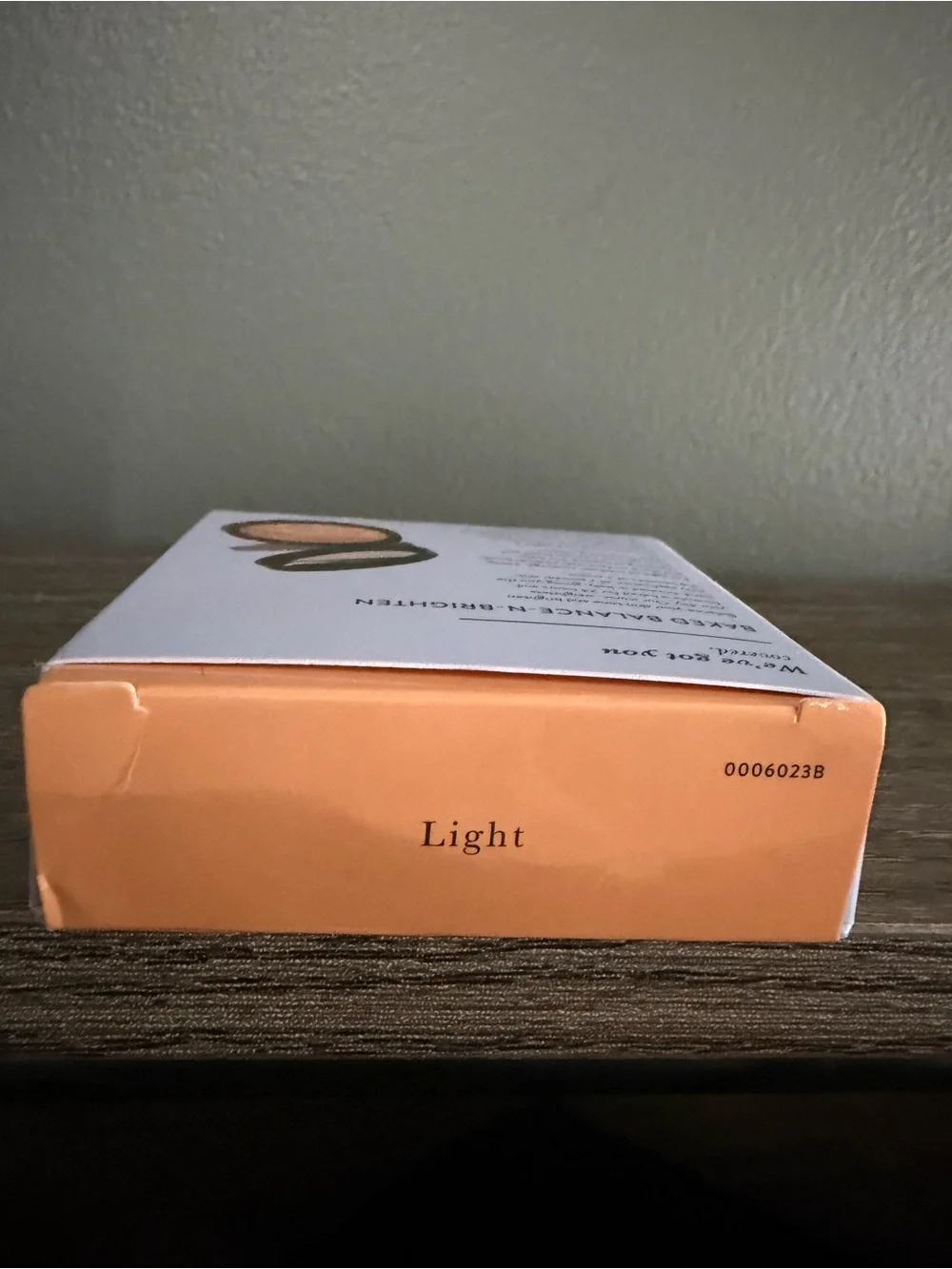 Laura Geller Collar Correcting Foundation in Light